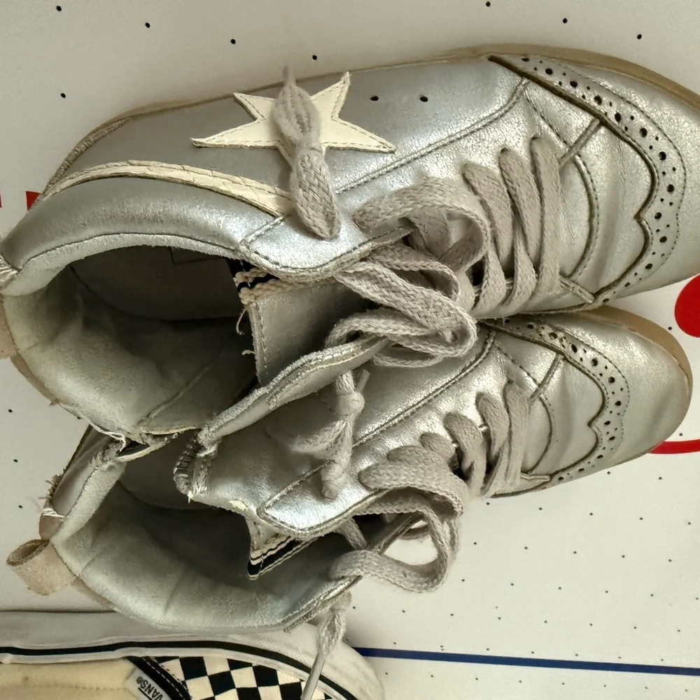 Kids Silver Star High-Top Sneakers - size 1